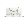 Chanel Classic Flap Bag White sử dụng chất liệu da cừu nguyên bản như chính hãng, sản xuất hoàn toàn bằng thủ công, chuẩn 99%