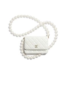 Chanel Mini WOC Wallet On Chain Bag Thumb sử dụng chất liệu da bê nguyên bản như chính hãng, sản xuất hoàn toàn bằng thủ công, chuẩn 99% chất lượng tốt nhất