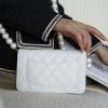 Chanel Mini WOC Wallet On Chain Bag Thumb sử dụng chất liệu da bê nguyên bản như chính hãng, sản xuất hoàn toàn bằng thủ công, chuẩn 99% chất lượng tốt nhất