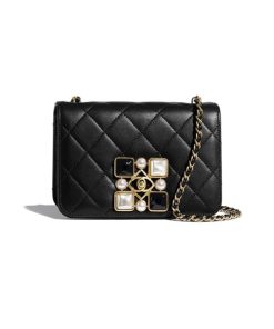 Chanel Small Flap Bag Black sử dụng chất liệu da bê nguyên bản như chính hãng, được sản xuất hoàn toàn bằng thủ công, chuẩn 99% cam kết chất lượng tốt nhất