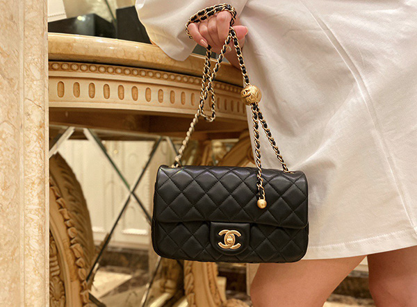 Chanel Flap Bag Lambskin Gold Tone Metal Black - Nice Bag™