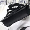 Dior 30 Montaigne Box Bag Full Black sử dụng chất liệu hoàn toàn bằng da bê nguyên bản như chính hãng, chuẩn 99% full box và phụ kiện