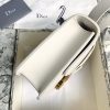 Dior 30 Montaigne Box Bag White sử dụng chất liệu da bê nguyên bản như chính hãng, chuẩn 99% so với chính hãng