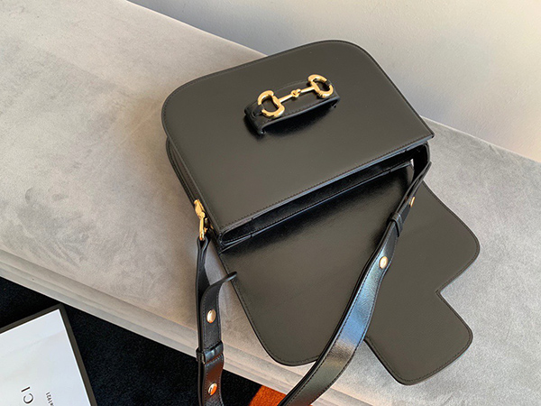 Gucci Horsebit 1955 Shoulder Bag Black sử dụng chất liệu da nguyên bản như chính hãng, chuẩn 99% chất lượng tốt nhất