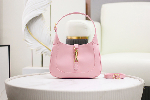 Jackie 1961 Small Shoulder Bag Light Pink sử dung chất liệu nguyên bản như chính hãng, chuẩn 99% chất lượng tốt nhất, full box và phụ kiện