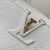 Louis Vuitton Capucines BB Bag White sử dụng chất liệu da Taurillon nguyển bản như chính hãng, chất lượng tốt nhất chuẩn 99% so với chính hãng