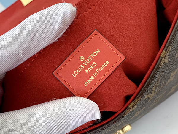 Louis Vuitton Lucky BB Bag Monogram Red sử dụng chất liệu da bê nguyên bản như chính hãng, sản xuất bằng thủ công chuẩn 99%