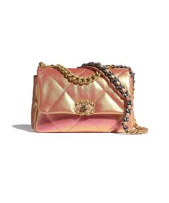 Chanel 19 Flap Bag Pink Sử dụng chất liệu da bê nguyên bản như chính hãng, gia công hoàn toàn bằng thủ công