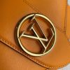 Louis Vuitton Pont 9 Bag Summer Gold sử dụng chất liệu da bê nguyên bản như chính hãng, sản xuất hoàn toàn bằng thủ công, chuẩn 99% chất lượng tốt nhất