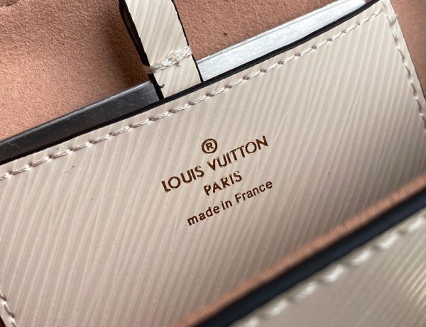 Túi Xách Louis Vuitton Twist Pm bag sử dụng chất liệu chính hãng, sản xuất hoàn toàn bằng thủ công, chất lượng tốt nhất hiện nay, full box và phụ kiện