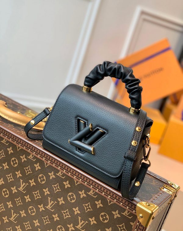 Túi Xách Louis Vuitton Twist Pm Black Bag chất lượng like authentic sử dụng chất liệu chính hãng, sản xuất hoàn toàn bằng thủ công, cam kết chất lượng tốt nhất, full box và phụ kiện