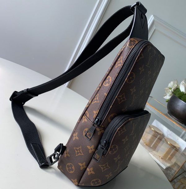 Túi Louis Vuitton Avenue Sling Bag Monogram Macassar Coated Canvas chất lượng like authentic sử dụng nguyên liệu chính hãng, sản xuất hoàn toàn bằng thủ công, full box và phụ kiện cam kết chất lượng tốt nhất, liên hệ để được tư vấn 24/7