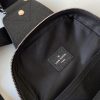 Túi Đeo Chéo Louis Vuitton Avenue Sling Bag Black Taiga Cowhide Leather chất lượng like authentic sử dụng chất liệu chính hãng, sản xuất hoàn toàn bằng thủ công, chất lượng tốt nhất chuẩn 99%