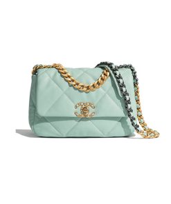 Chanel 19 Light Blue Lambskin like authentic sử dụng chất liệu chính hãng, sản xuất hoàn toàn bằng thủ công, chuẩn 99% so với chính hãng. hỗ trợ trả góp 0% bằng thẻ tín dụng