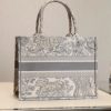 Dior Book Tote Bag Gray Toile De Jouy Embroidery like authentic sử dụng chất liệu chính hãng, sản xuất hoàn toàn bằng thủ công, chất lượng tốt nhất hiện nay, chuẩn 99% so với chính hãng, hỗ trợ trả góp 0% bằng thẻ tín dụng