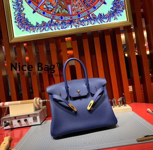 Hermes Birkin 30 Bag Blue Nuit Gold Hardware Togo like authentic sử dụng chất liệu chính hãng, sản xuất hoàn toàn bằng thủ công, chuẩn 99% so với chính hãng, hỗ trợ trả góp 0% bằng thẻ tín dụng
