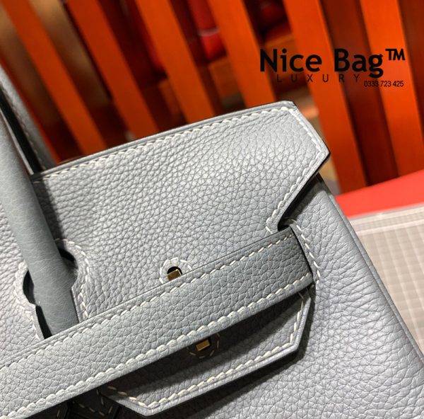 Hermes Birkin 30 Bag Pearl Grey Togo like authentic sử dụng chất liệu chính hãng, sản xuất hoàn toàn bằng thủ công, cam kết chất lượng tốt nhất, chuẩn 99% full box và phụ kiện, hỗ trợ trả góp 0% bằng thẻ tín dụng