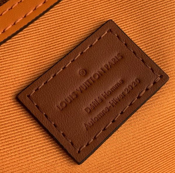 Louis Vuitton Keepall Bandouliere 50 M56855 like authentic sử dụng chất liệu chính hãng, sản xuất hoàn toàn bằng thủ công, chuẩn 99% so với chính hãng, full box và phụ kiện hỗ trợ trả góp 0%
