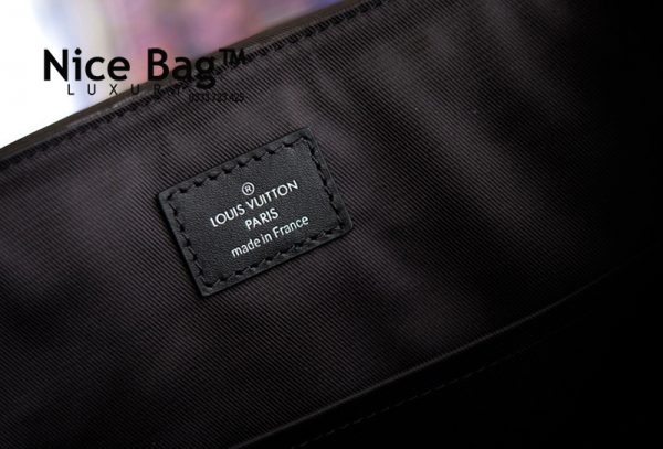 Louis Vuitton Trio Backpack Monogram Eclipse Canvas like authentic sử dụng chất liệu chính hãng, sản xuất hoàn toàn bằng thủ công, chuẩn 99% so với chính hãng, cam kết chất lượng tốt nhất