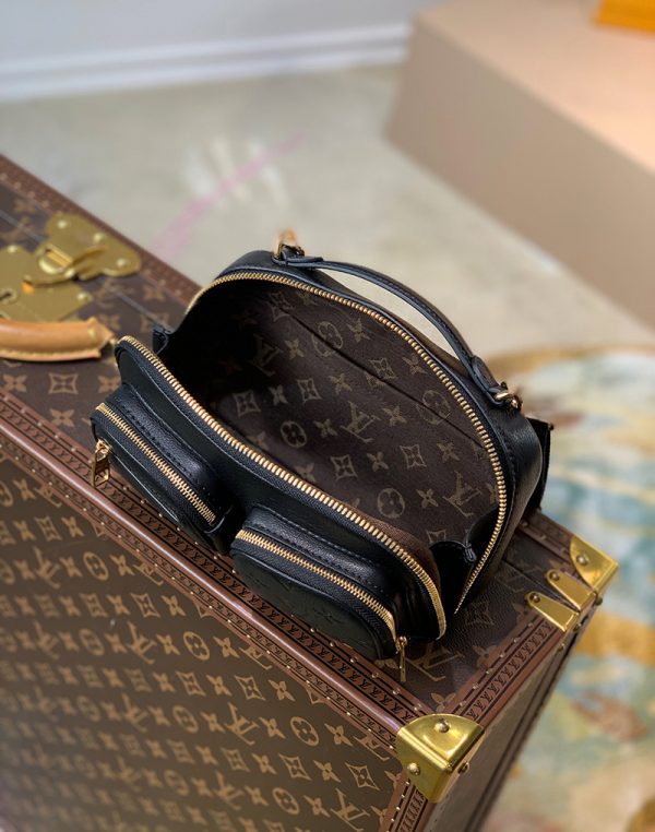 Louis Vuitton Utility Crossbody Calfskin Leather like authentic, sử dụng chất liệu chính hãng, sản xuất hoàn toàn bằng thủ công, chuẩn 99% cam kết chất lượng tốt nhất, hỗ trợ trả góp 0%