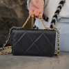 Chanel 19 Bag Wallet On Chain Black like authentic sử dụng chất liệu chính hãng, sản xuất hoàn toàn bằng thủ công, chuẩn 99%, full box và phụ kiện, hỗ trợ trả góp 0% bằng thẻ tín dụng