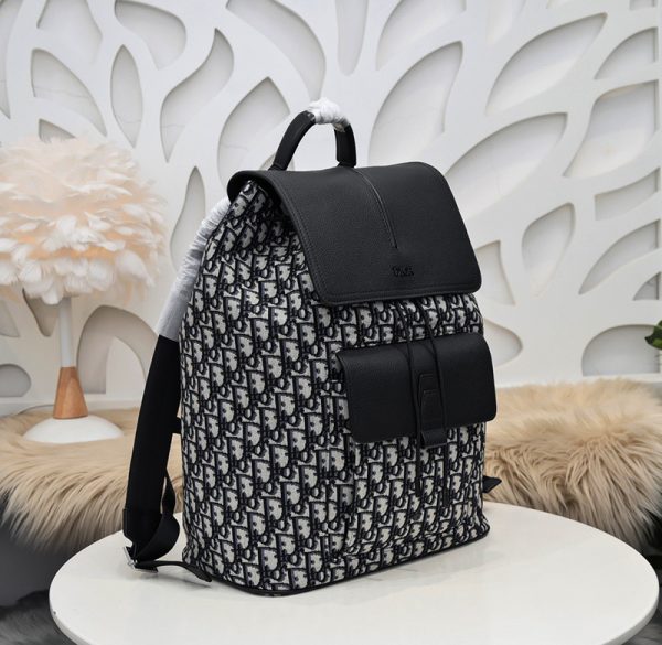 Dior Motion Backpack Beige And Black Dior Oblique like authentic sử dụng chất liệu chính hãng, sản xuất hoàn toàn bằng thủ công, cam kết chất lượng tốt nhất chuẩn 99% so với chính hãng