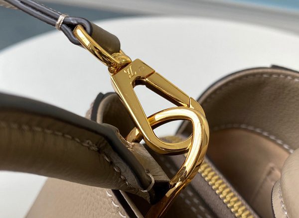 Louis Vuitton Montaigne BB Empreinte Tourterelle like authentic sử dụng chất liệu chính hãng, sản xuất hoàn toàn bằng thủ công. cam kết chất lượng tốt nhất hiện nay, chuẩn 99% so với chính hãng