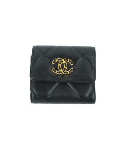 Ví Chanel 19 Small Flap Wallet Black like authentic sử dụng chất liệu chính hãng, sản xuất hoàn toàn bằng thủ công, cam kết chất lượng tốt nhất chuẩn 99% so với chính hãng, full box và phụ kiện