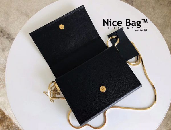 Túi YSL Kate Box Bag Crossbody Black like authentic sử dụng chất liệu chính hãng, sản xuất hoàn toàn bằng thủ công, chuẩn 99% cam kết chất lượng tốt nhất, full box và phụ kiện
