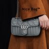 Túi Gucci Marmont 2021 Size 22 Gray like authentic sử dụng chất liệu da thật nguyên bản như chính hãng, sản xuất hoàn toàn bằng thủ công, chuẩn 99% so với chính hãng, full box và phụ kiện