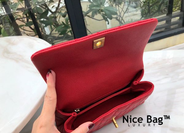 Túi Chanel Coco Handle Red Caviar Shoulder Bag like authentic sử dụng chất liệu da nguyên bản như chính hãng, sản xuất hoàn toàn bằng thủ công, cam kết chất lượng tốt nhất, chuẩn 99% so với chính hãng, full box và phụ kiện