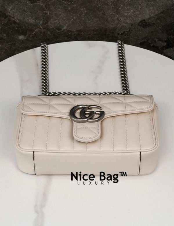 Túi Gucci Marmont 2021 Size 22 White like authentic sử dụng chất liệu da nguyên bản như chính hãng, được làm bằng thủ công, may tay, chất lượng chuẩn 99% cam kết chất lượng tốt nhất