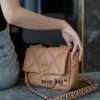 Túi Chanel 19 Bag Brown like authentic sử dụng chất liệu chính hãng, sản xuất hoàn toàn bằng thủ công, cam kết chất lượng tốt nhất, chuẩn 99% so với chính hãng, full box và phụ kiện