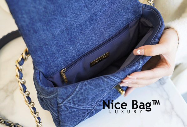 Túi Chanel 19 Denim Flap Bag like authentic sử dụng chất liệu nguyên bản như chính hãng, sản xuất bằng thủ công, may tay 100%, chuẩn 99% so với chính hãng, full box và phụ kiện
