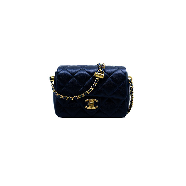 Túi Chanel 21k Black Bag like authentic sử dụng chất liệu da nguyên bản như chính hãng, sản xuất hoàn toàn bằng thủ công, chuẩn 99% so với chính hãng, full box và phụ kiện