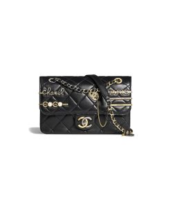 Túi Chanel Mini Flap Bag 2021 Black like authentic sử dụng chất liệu da nguyên bản như chính hãng, da cừu non, sản xuất hoàn toàn bằng thủ công, cam kết chất lượng tốt nhất chuẩn 99% so với chính hãng, full box và phụ kiện