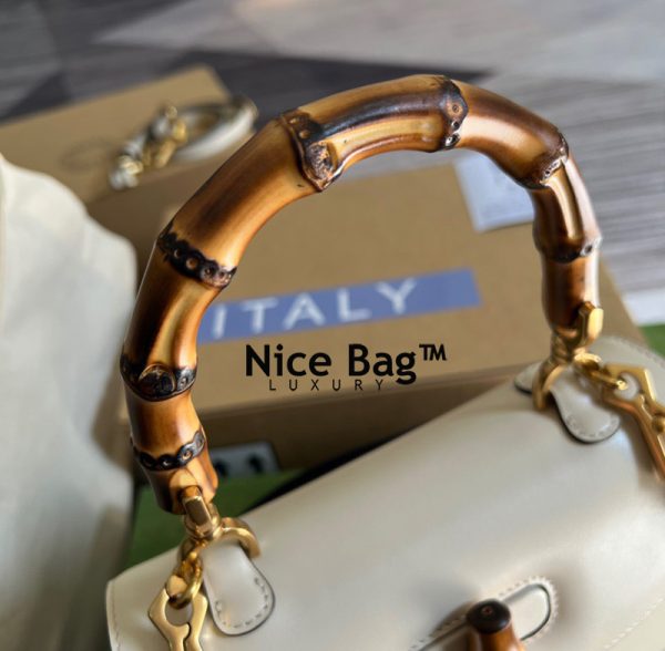 Túi Xách Gucci Small top handle bag with Bamboo white like authentic sử dụng chất liệu chính hãng sản xuất hoàn toàn bằng thủ công, cam kết chất lượng tốt nhất chuẩn 99% full box và phụ kiện