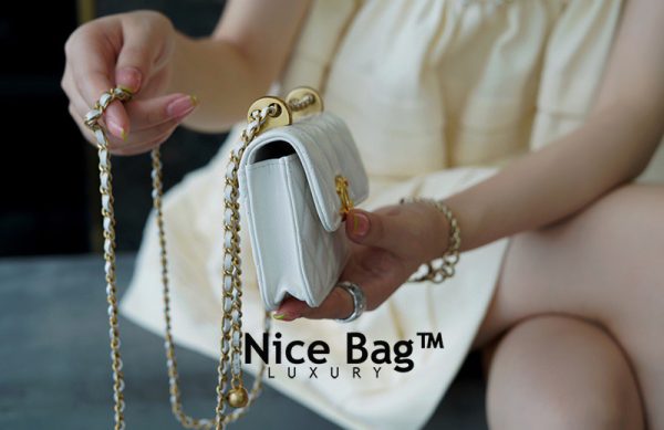 Chanel 21A white Mini Flap Coin Purse With Chain Handle Shoulder Crossbody  Bag - Nice Bag™