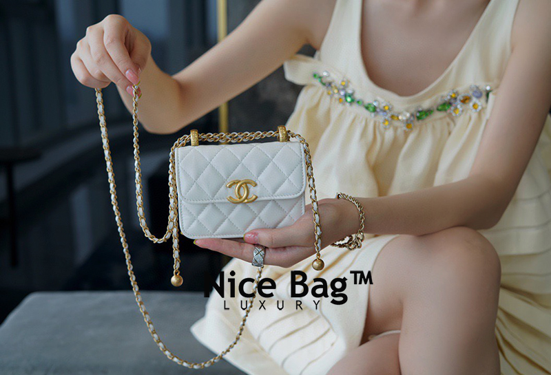 Chanel 21A white Mini Flap Coin Purse With Chain Handle Shoulder Crossbody Bag 