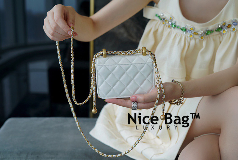 Chanel 21A white Mini Flap Coin Purse With Chain Handle Shoulder Crossbody Bag like authentic sử dụng chất liệu chính hãng, sản xuất hoàn toàn bằng thủ công, cam kết chất lượng tốt nhất chuẩn 99% so với chính hãng