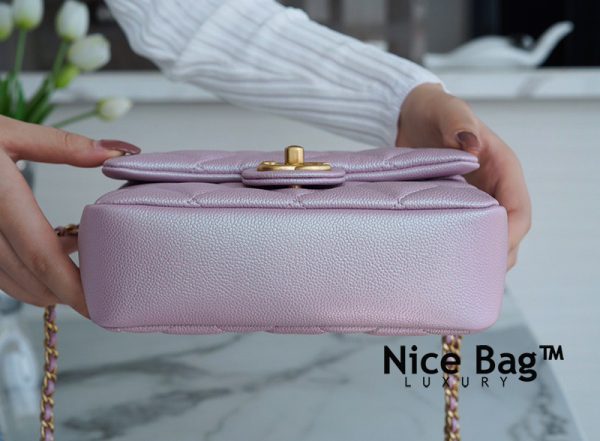 Chanel 21K My Perfect Mini pink Flap Bag like authentic sử dụng chất liệu da bê dập hạt chống chầy xước nguyên bản như chính hãng, sản xuất hoàn toàn bằng thủ công, chuẩn 99% so với chính hãng, full box và phụ kiện