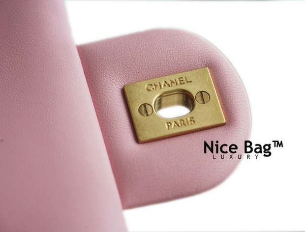 Chanel Lambskin Quilted Mini CC Pearl Crush Rectangular Flap Pink like authentic sử dụng chất liệu da cừu non, sản xuất hoàn toàn bằng thủ công, cam kết chất lượng tốt nhất chuẩn 99% full box và phụ kiện