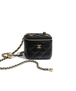 Chanel Vanity With Chain Mini Black like authentic sử dụng chất liệu da dê nguyên bản như chính hãng, sản xuất bằng thủ công, cam kết chất lượng tốt nhất chuẩn 99% so với chính hãng, full box và phụ kiện