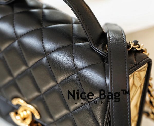 Chanel Mini Flap Bag With Handle like authentic sử dụng chất liệu da cừu nguyên bản so với chính hãng, sản xuất hoàn toàn bằng thủ công, cam kết chất lượng tốt nhất, chuẩn 99% so với chính hãng