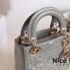 Dior Lady Mini Bag Gray Patent Cannage Calfskin like authentic sử dụng chất liệu chính hãng, sản xuất hoàn toàn bằng thủ công, cam kết chất lượng tốt nhất, chuẩn 99% full box và phụ kiện