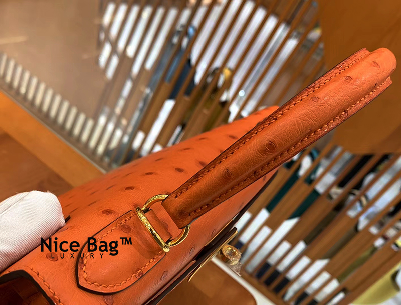 Hermes Kelly 28 Ostrich Orange like authentic cam kết chất lượng tốt nhất dùng không ai biết sử dụng chất liệu da đà điểu nam phi, may hoàn toàn bằng thủ công, full box và phụ kiện