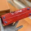 Hermes Kelly Mini Red Crocodile like authentic sử dụng chất liệu da cá sấu bắc mỹ, được may 100% bằng thủ công, cam kết chất lượng tốt nhất chuẩn 99% dùng không ai biết full box và phụ kiện