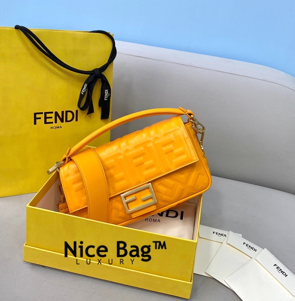 Fendi Baguette Bag Yellow like authentic chất liệu vip sử dụng chất liệu da nappa nguyên bản như chính hãng, sản xuất thủ công và cam kết chất lượng tốt nhất, chuẩn 99%