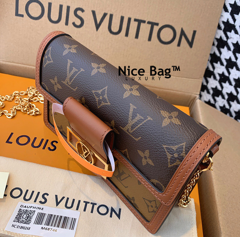 LV Dauphine Chain Wallet Monogram Canvas like authentic chất lượng vip nhất hiện nay, được sử dụng chất liệu da bê, nguyên bản như chính hãng, được sản xuất hoàn toàn bằng thủ công, cam kết chất lượng tốt nhất hiện nay