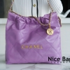 Chanel 22 Bag Purple like authentic chất lượng vip nhất hiện nay, sử dụng chất liệu da bê hiệu ứng bóng nguyên bản so với chính hãng, sản xuất hoàn toàn bằng thủ công, chuẩn 99%